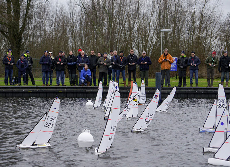 Sneek-in-Water_DF65_Sneek