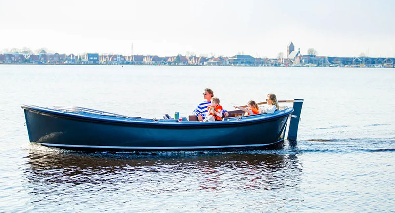 Sneek-in-Water_E-Sloep
