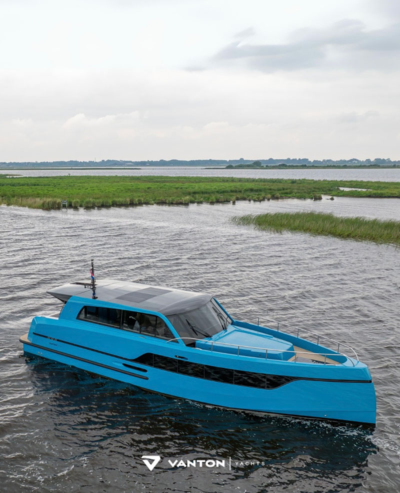 Sneek-in-Water_Vanton-yachts-01